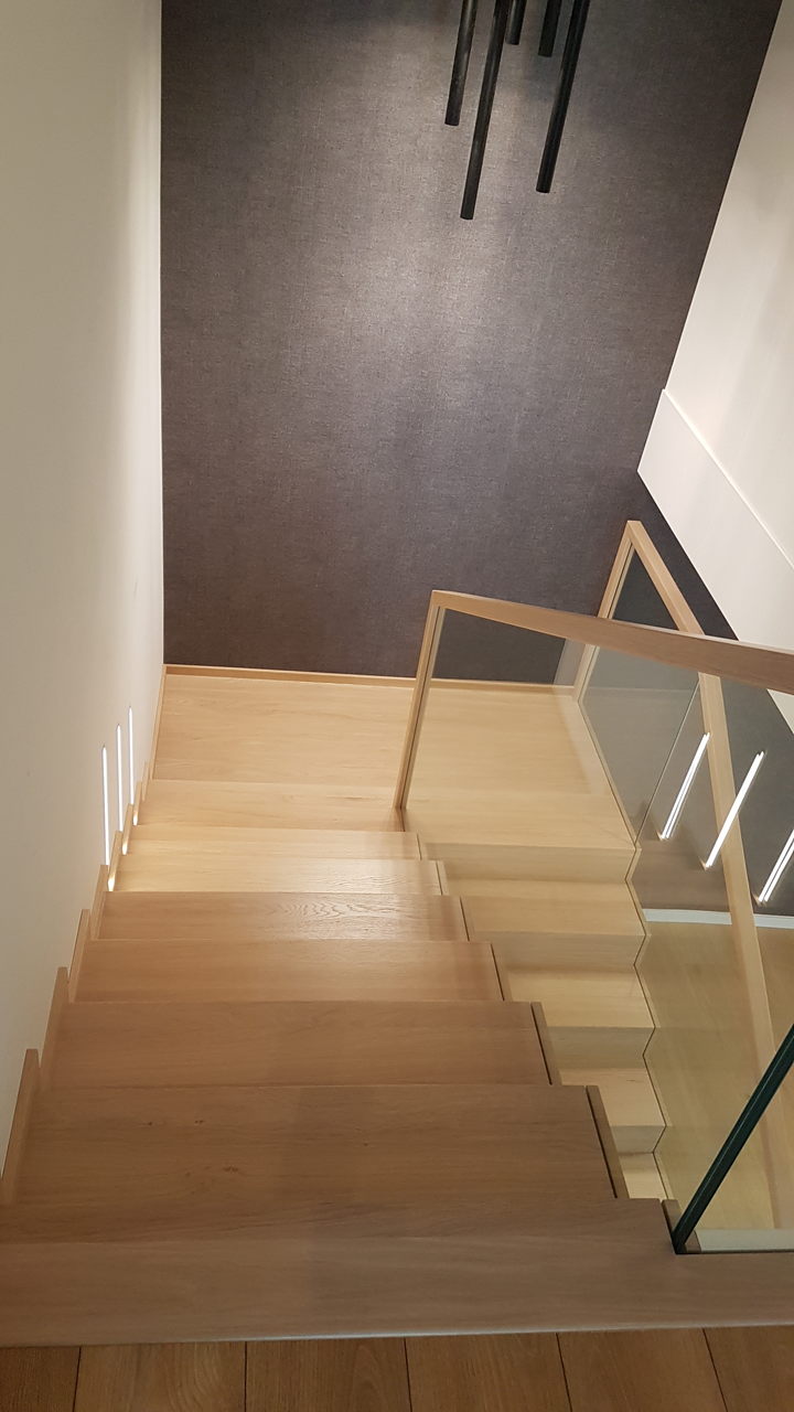 schody-dywanowe-drewniane-krakow (17)